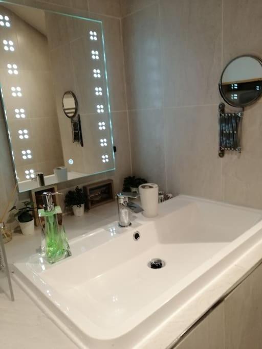 Welsh Miners Cottage Four Bedroom House Treherbert Екстер'єр фото