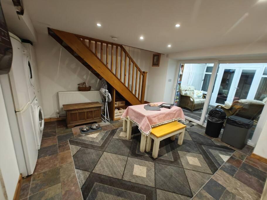 Welsh Miners Cottage Four Bedroom House Treherbert Екстер'єр фото